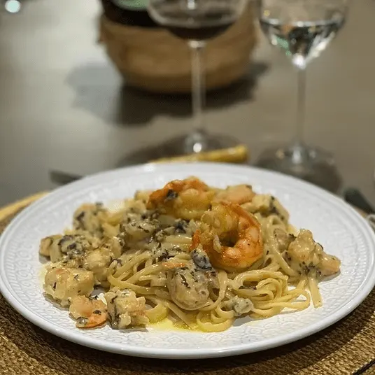 Banner da receita de Talharim beurre blanc com lagosta e camarões